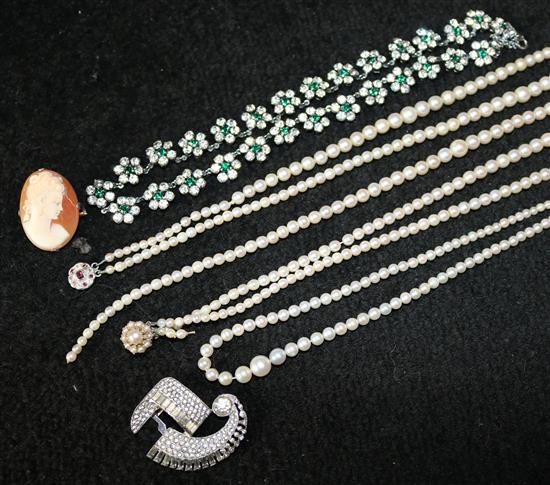 2 double strand cultured pearl necklaces, 2 single strand cultured pearl necklaces, a paste set necklace & clip, & a cameo brooch